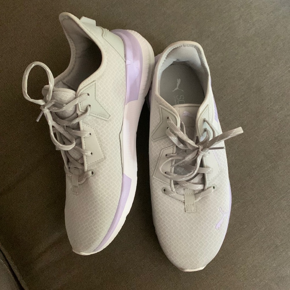 Platinum Metallic Women’s Training Shoes By Puma Gem